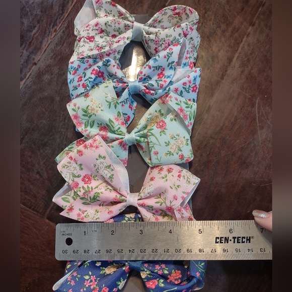NWOT!!! 5 PC. Girls hair bows - Picture 4 of 6
